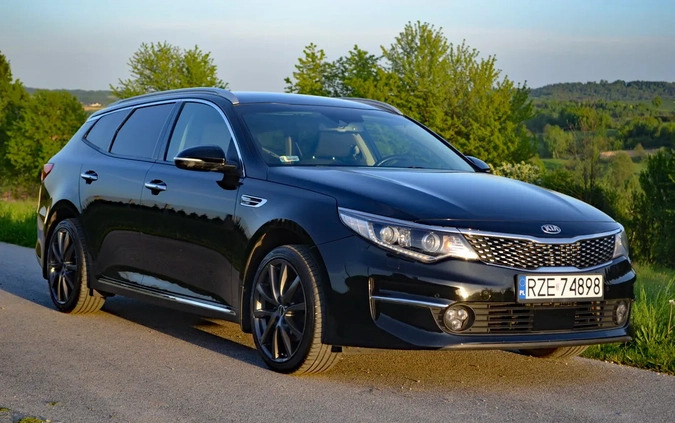 Kia Optima cena 57800 przebieg: 158000, rok produkcji 2016 z Błażowa małe 742